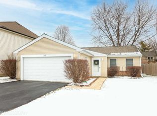 575 Rodenburg Rd, Roselle, IL 60172