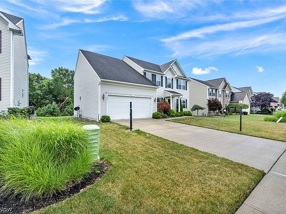 3rd image of 10441 Bentley Dr