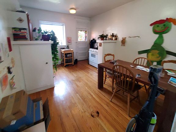 5th image of 2068 W Hutchinson St #2