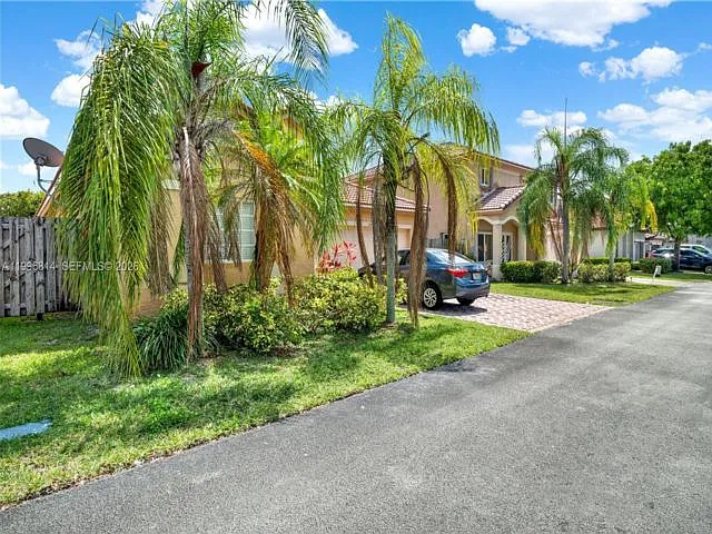 12046 SW 133rd Ter — Photo 13