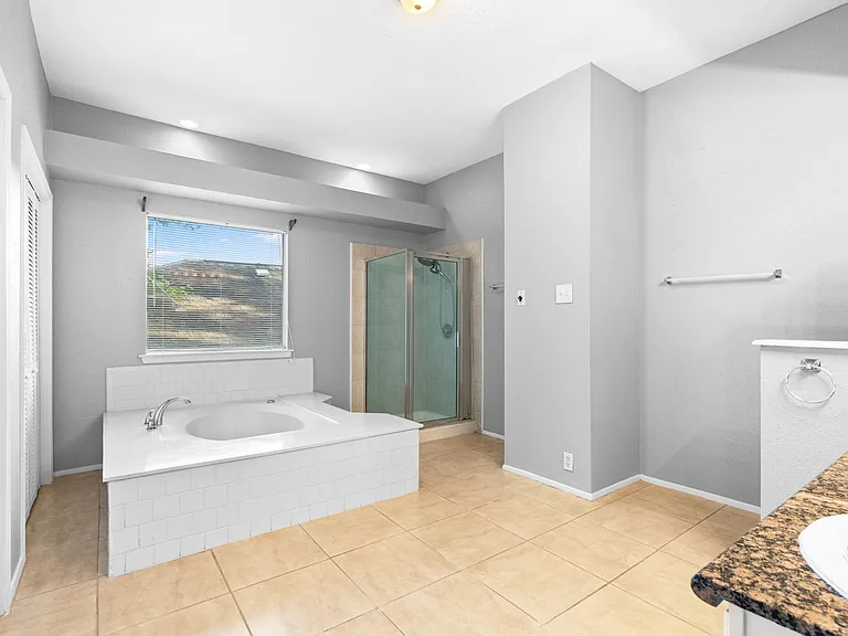Primary en suite