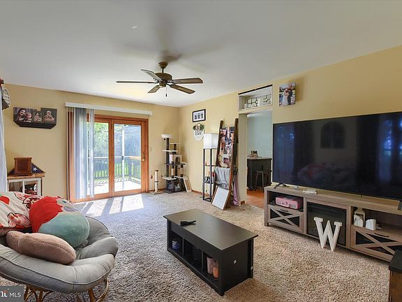 4th image of 238 Camp St