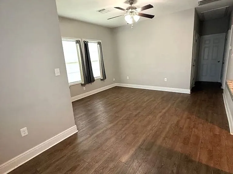2802 Miller Ave — Photo 5