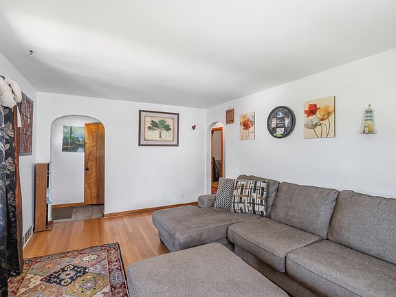 5th image of 1342 Garland St