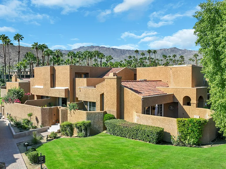 73503 Foxtail Ln — Photo 3