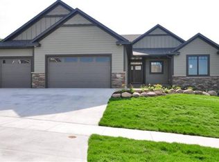 1848 Shannon Oaks Blvd NE, Rochester, MN 55906