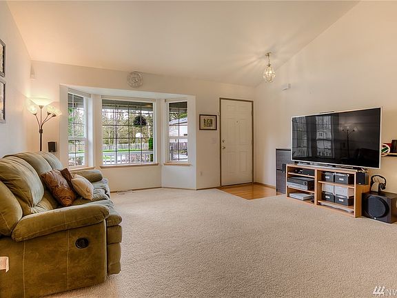 3rd image of 9102 138th St E