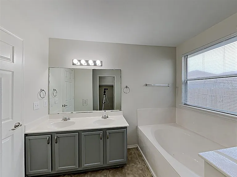 12417 Sky Harbor Dr — Photo 9