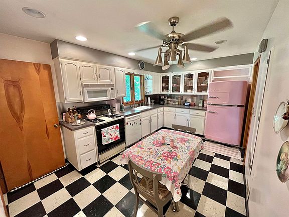 2nd image of 1721 Wedel Ave