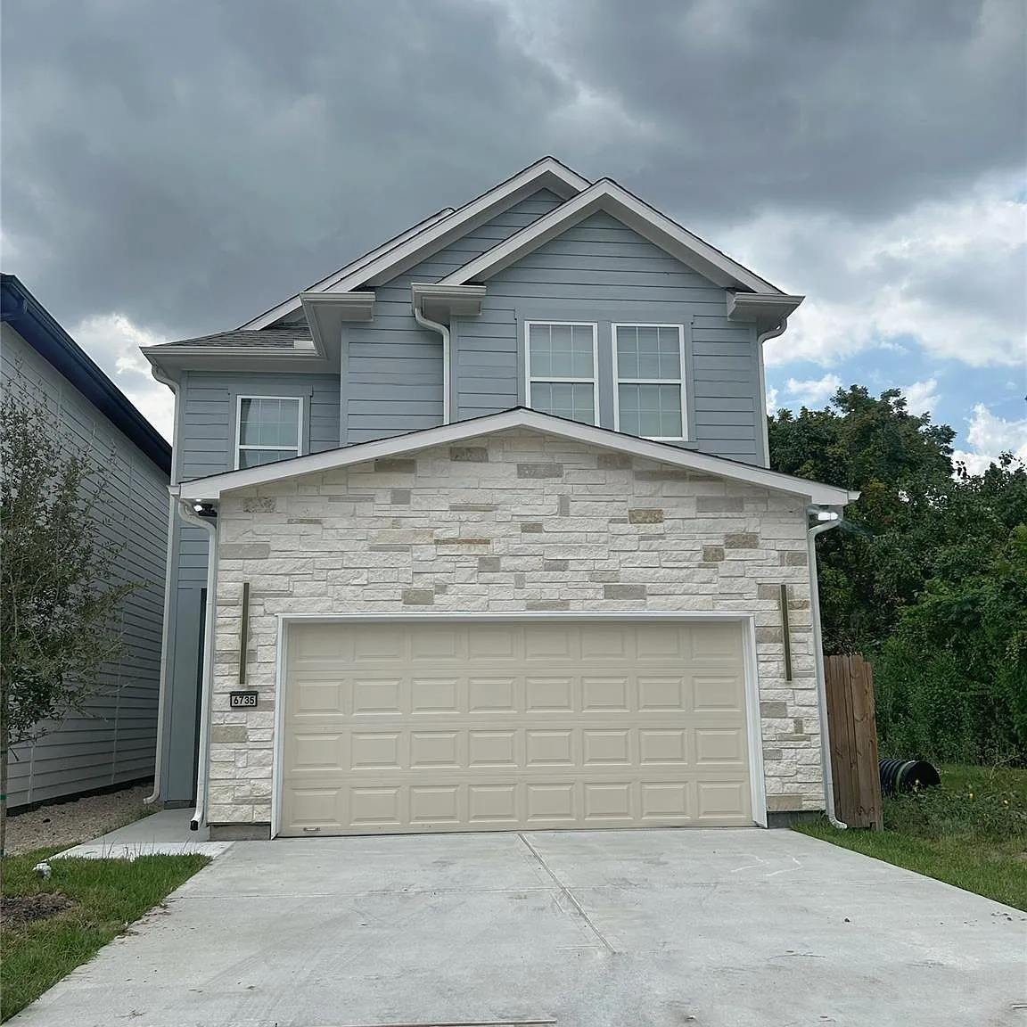 3 bed, 2.5 bath, 1868 sqft, $2,500 — Photo 1