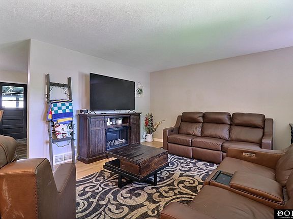 5th image of 441 Sunset Dr