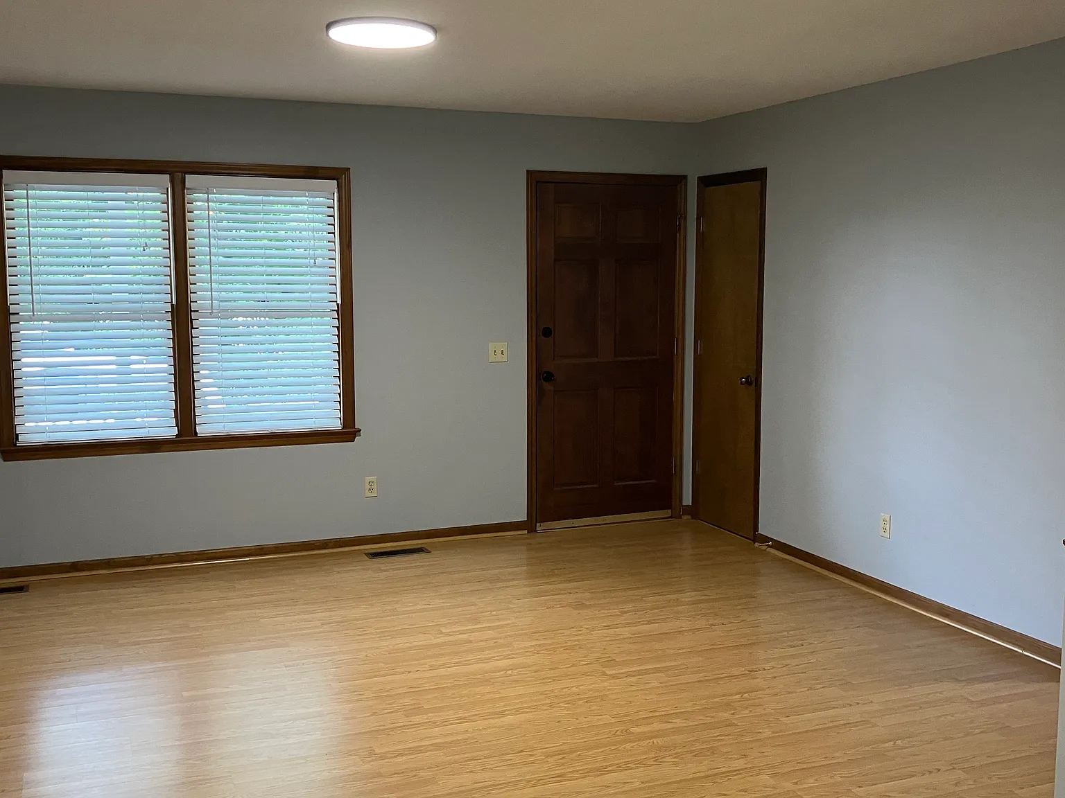 2 bed, $1,000 — Photo 4