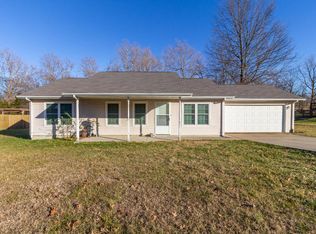 842 N Olive St, Marshfield, MO 65706