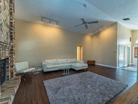 3rd image of 1416 W Brookshire Ct