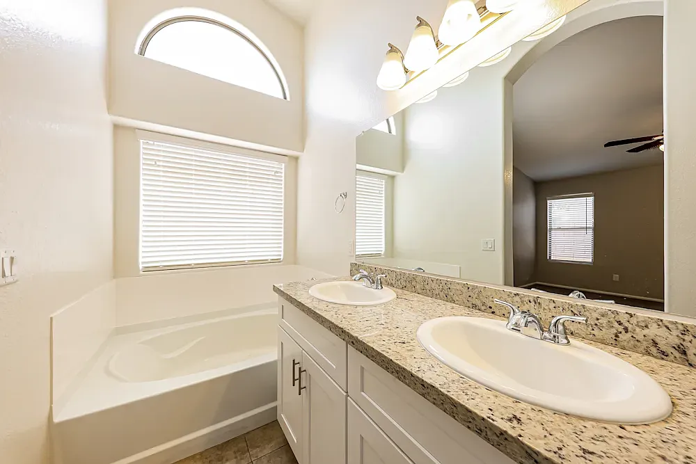 3 bed, 1420 sqft, $4,500 — Photo 4