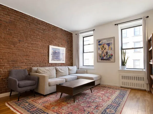 12 Charles Street image 1 of 5