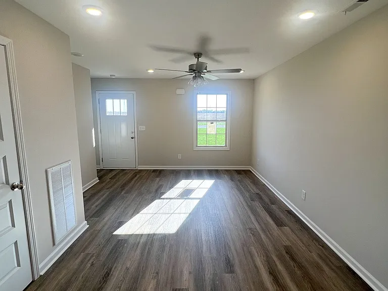 1130 Pembroke Oak Grove Rd — Photo 7