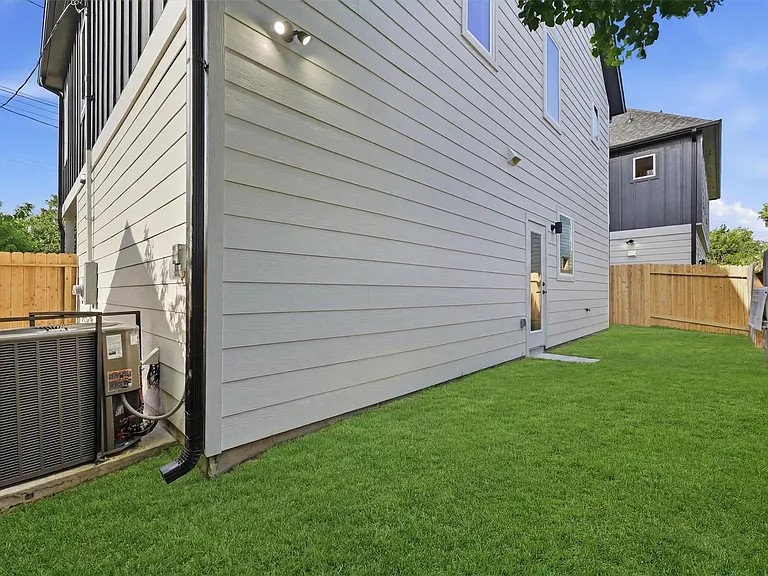 3706 Glenrose St — Photo 29