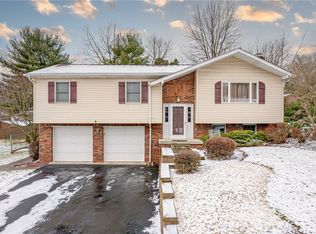 907 Essex Dr, Greensburg, PA 15601