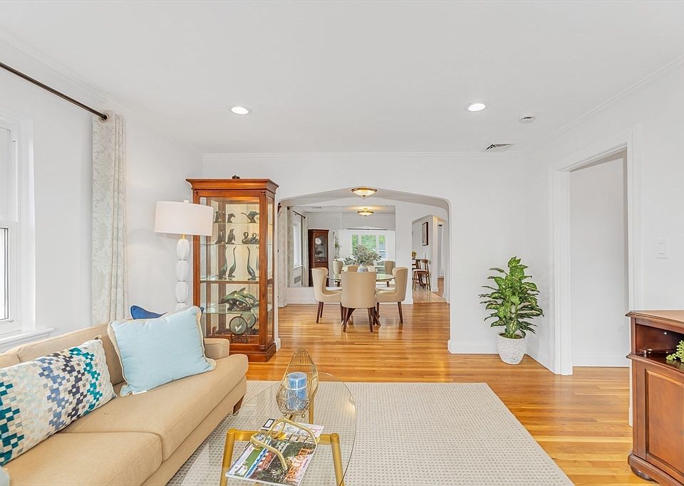 1st image of 5 Spinney St #2