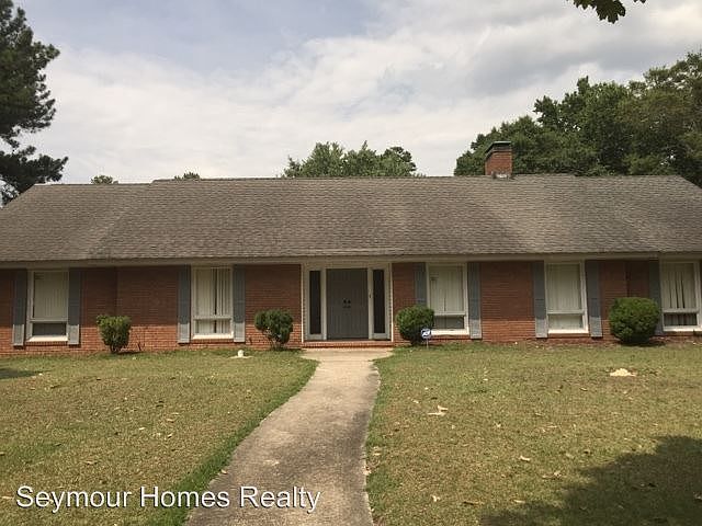 1st image of 303 Pineland Dr