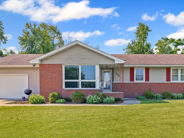 906 E Richardson St, Farmer City, IL 61842