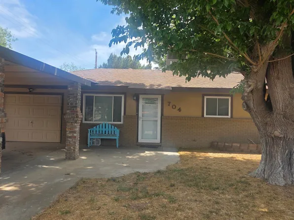 704 9th St, Eunice, NM 88231