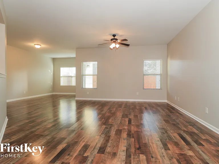 109 Caledonian Cir — Photo 4