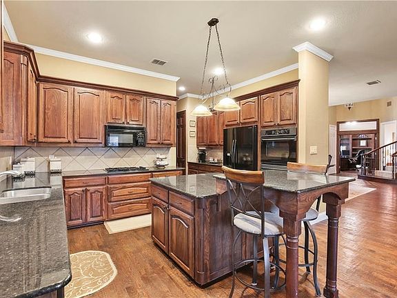5th image of 3101 Southmoor Trl