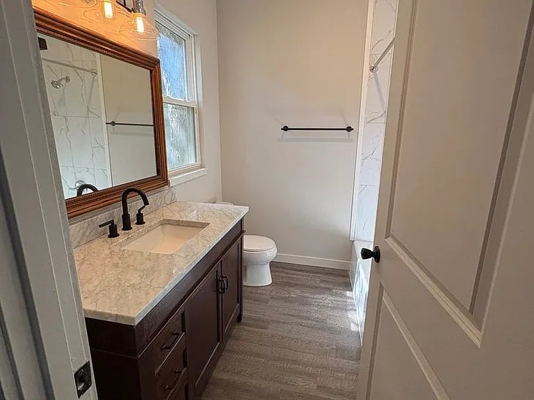 812 W Pershing St — Photo 8