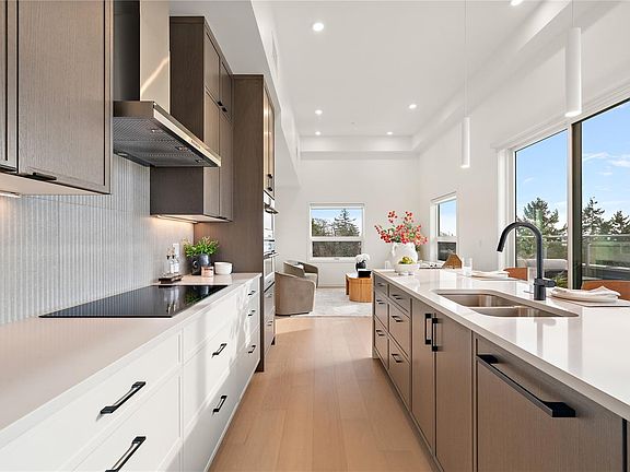 5th image of 1102 Esquimalt Rd #502