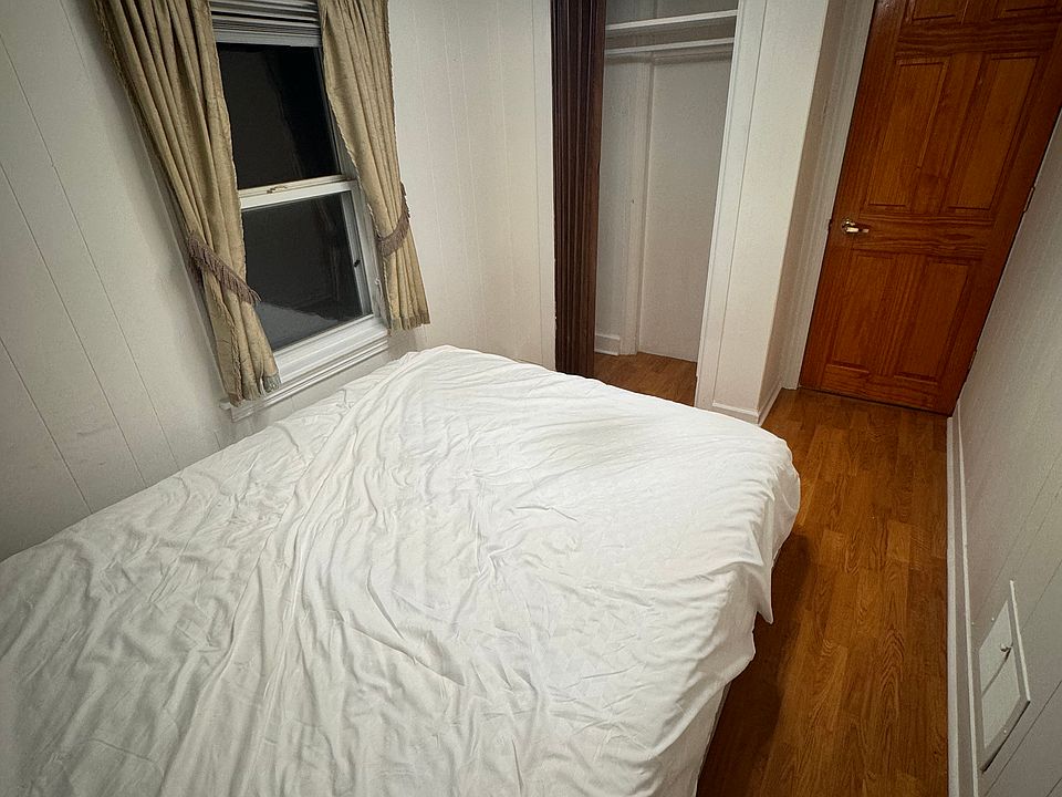 2nd image of 25 N Main St APT 1