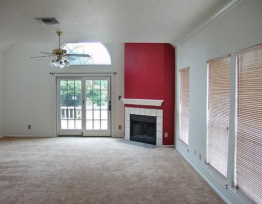 2nd image of 215 KAMPMANN AVE #0