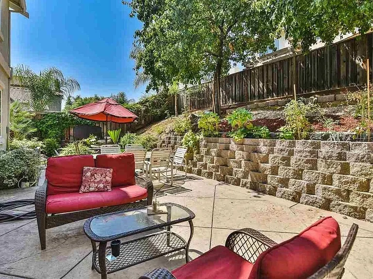 852 Lindrick Ct — Photo 20