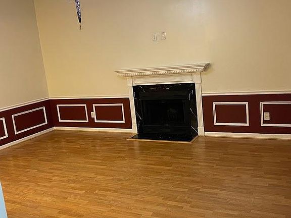 5th image of 3811 Chamberlain Ln APT D