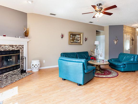 3rd image of 415 Rolling Rock Ct