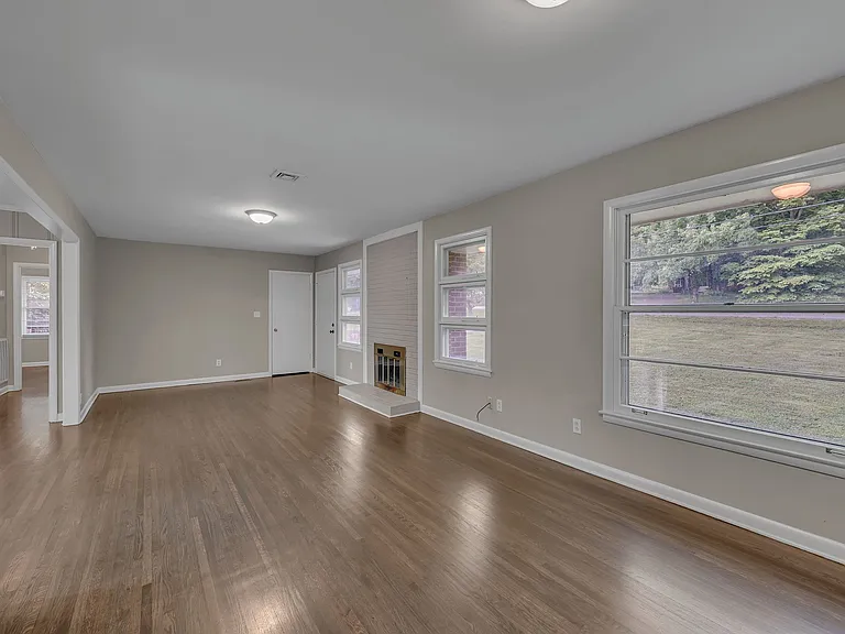 4917 Salem Dr — Photo 11
