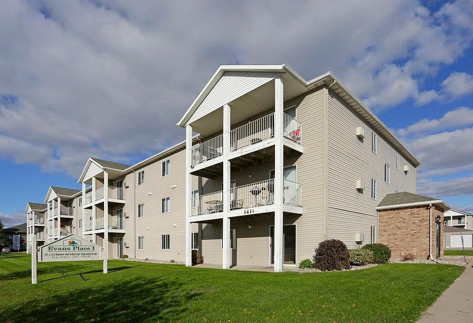 2nd image of 1440 34th St S APT 304