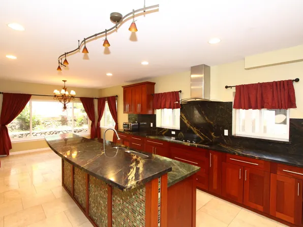 2412 Kula Kolea Dr, Honolulu, HI 96819