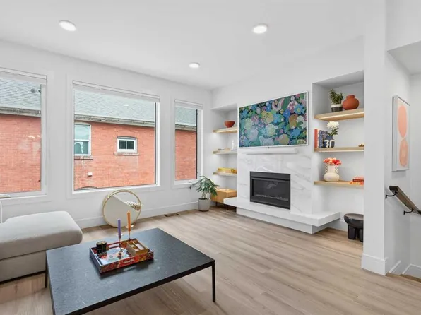 2222 W 5th St SW, Calgary, AB T2S 2C5