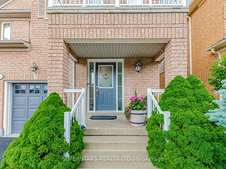 71 Landsdown Cres — Photo 2