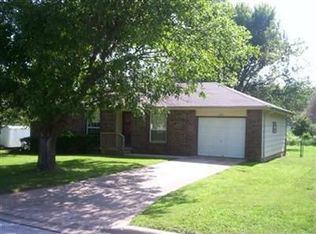 122 N Pinewood Ave, Republic, MO 65738
