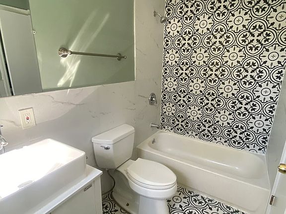 5th image of 40 Oriental St #4