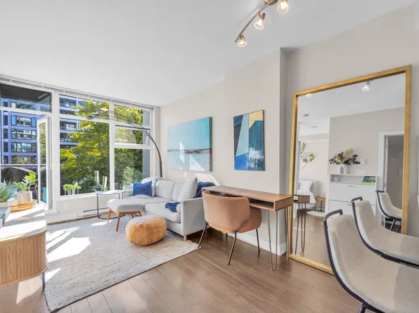 1777 W 7th Ave #317, Vancouver, BC V6J 0E5