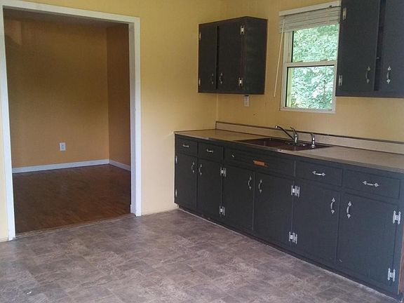 5th image of 8218 Strawberry Plains Pike