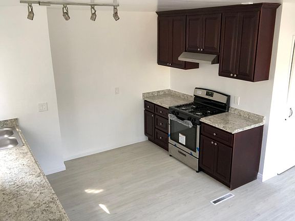 2nd image of 2414 Mayberry St