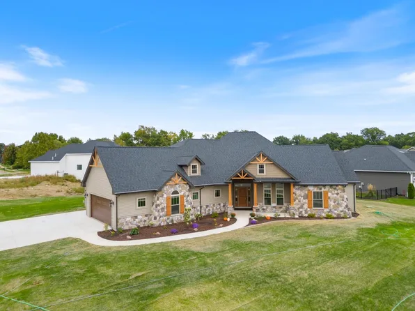 2870 E Lake Tahoe Trl, Warsaw, IN 46582
