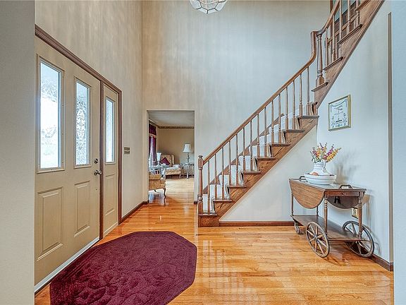 5th image of 3011 Hilltop Dr