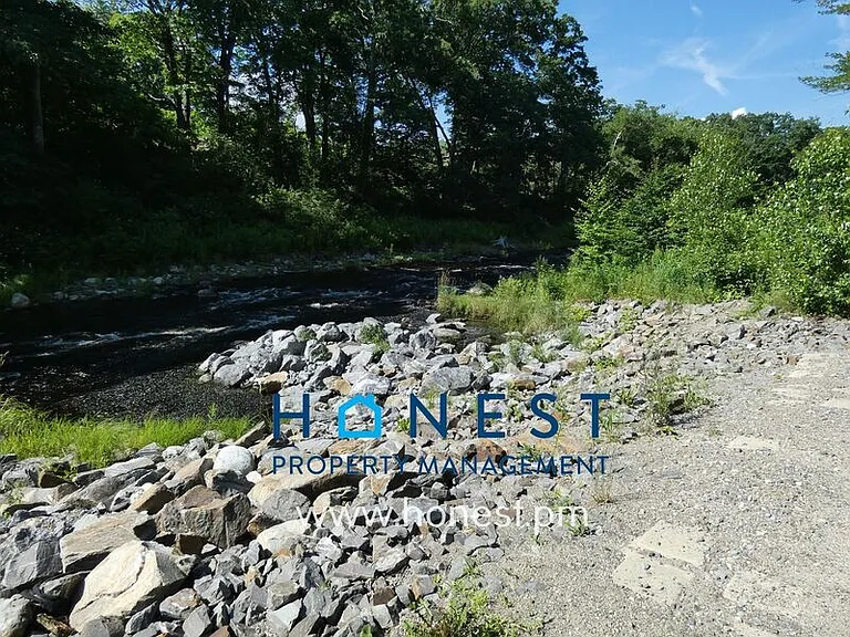 95 Main St #2 — Photo 17