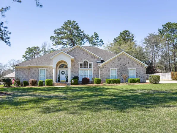 323 Stonegate Dr, Dothan, AL 36305